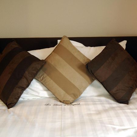 Hotel Le Saint Loup Gembloux Esterno foto