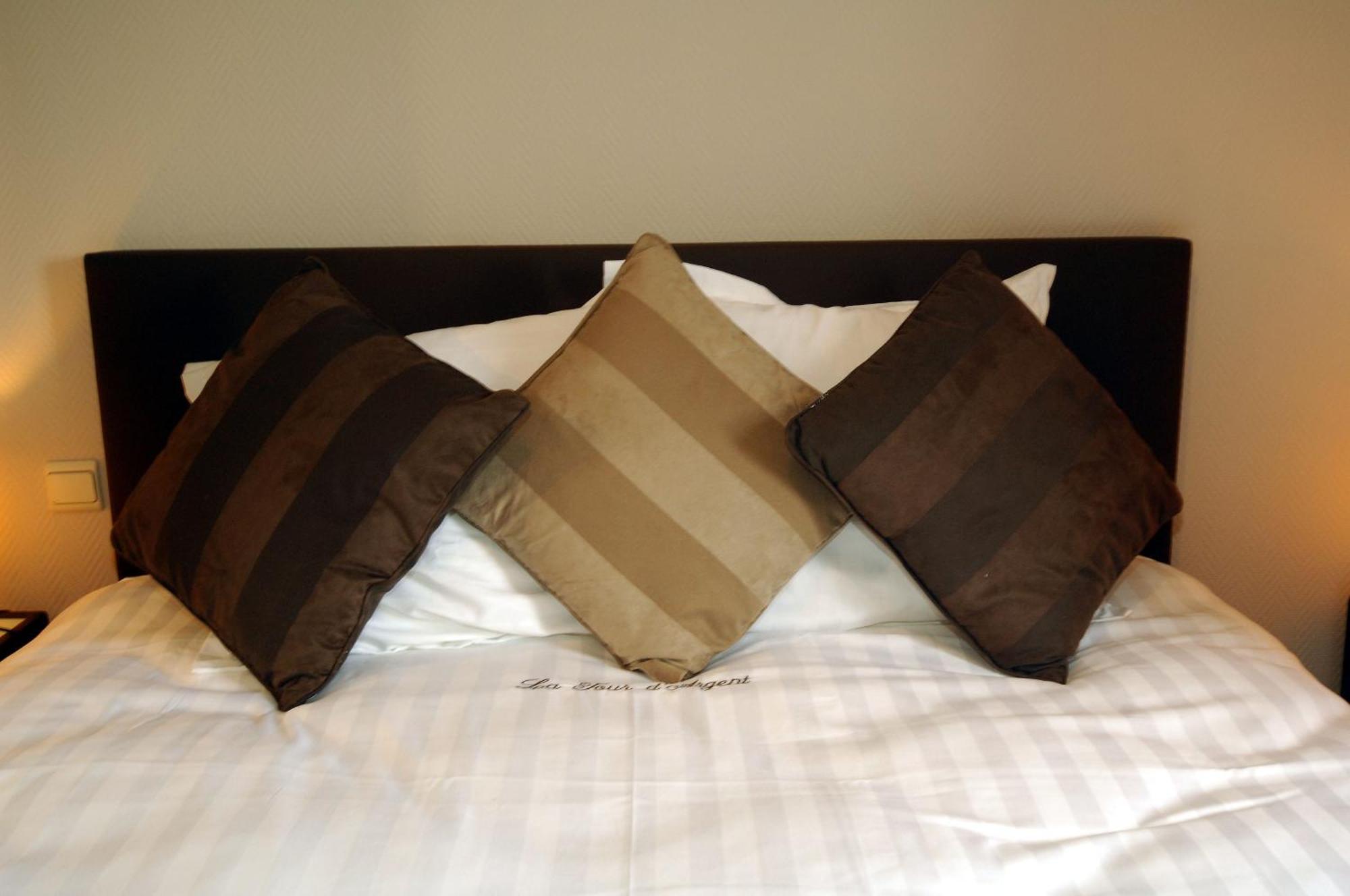 Hotel Le Saint Loup Gembloux Esterno foto