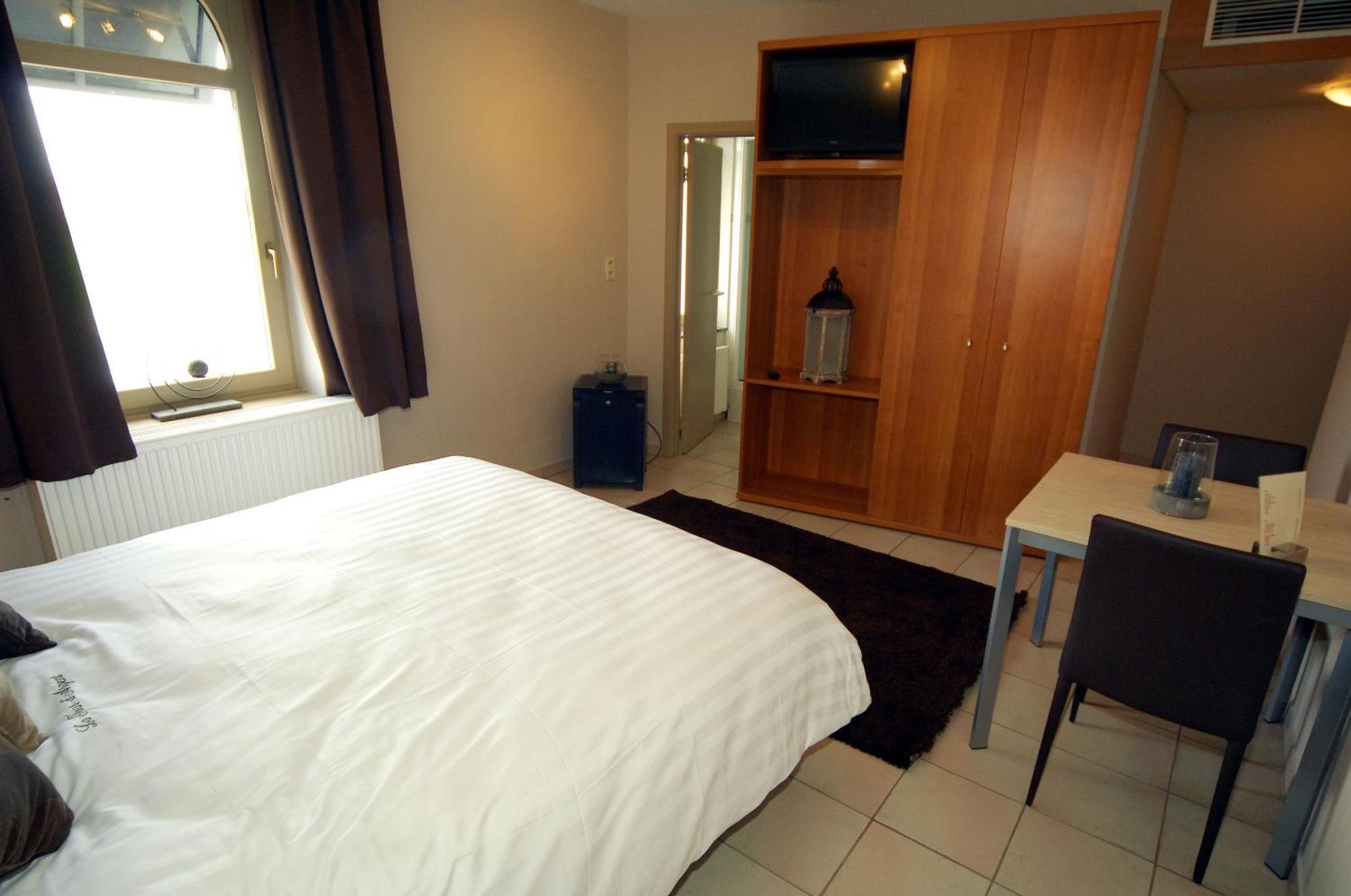 Hotel Le Saint Loup Gembloux Esterno foto