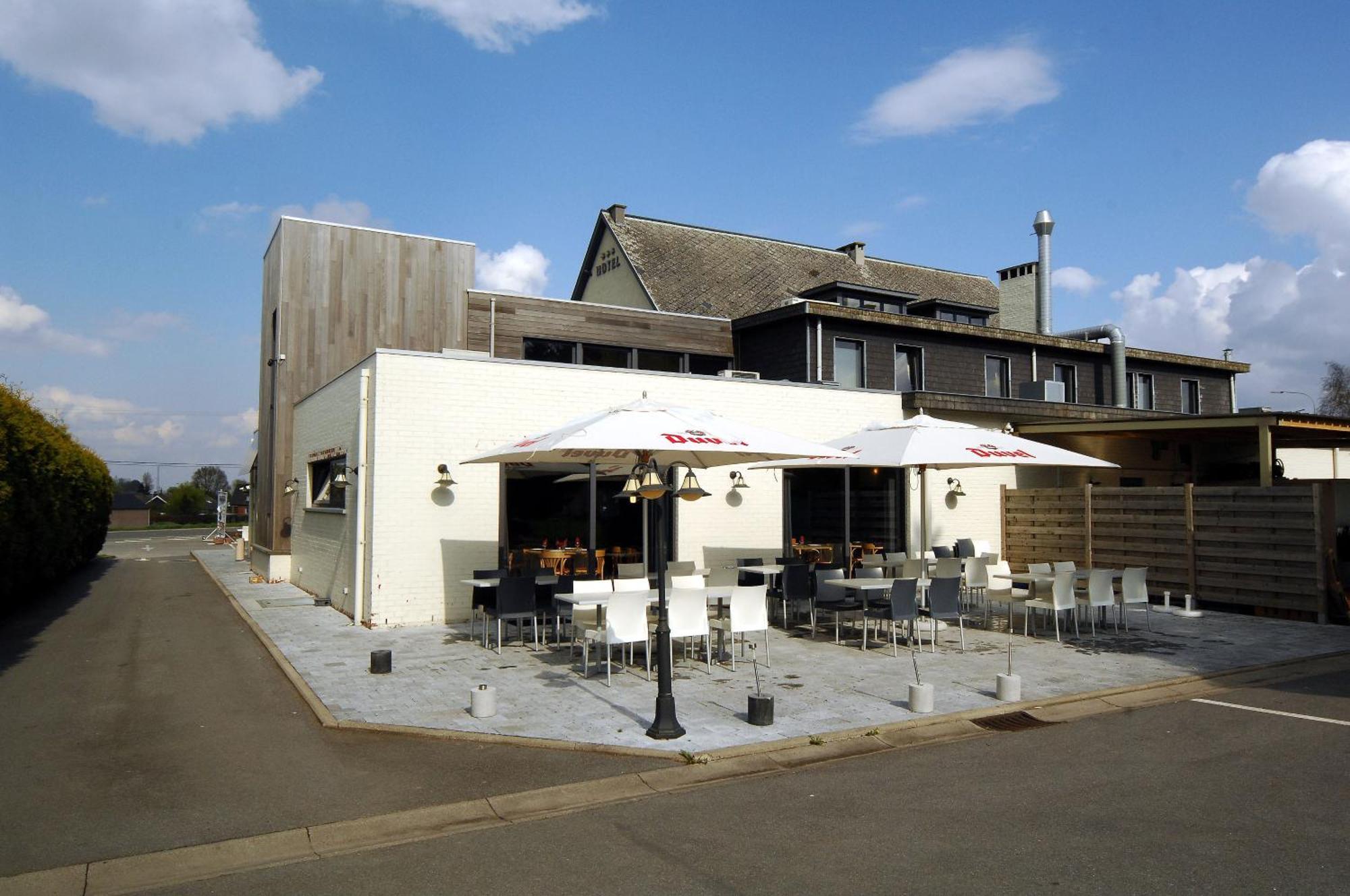 Hotel Le Saint Loup Gembloux Esterno foto