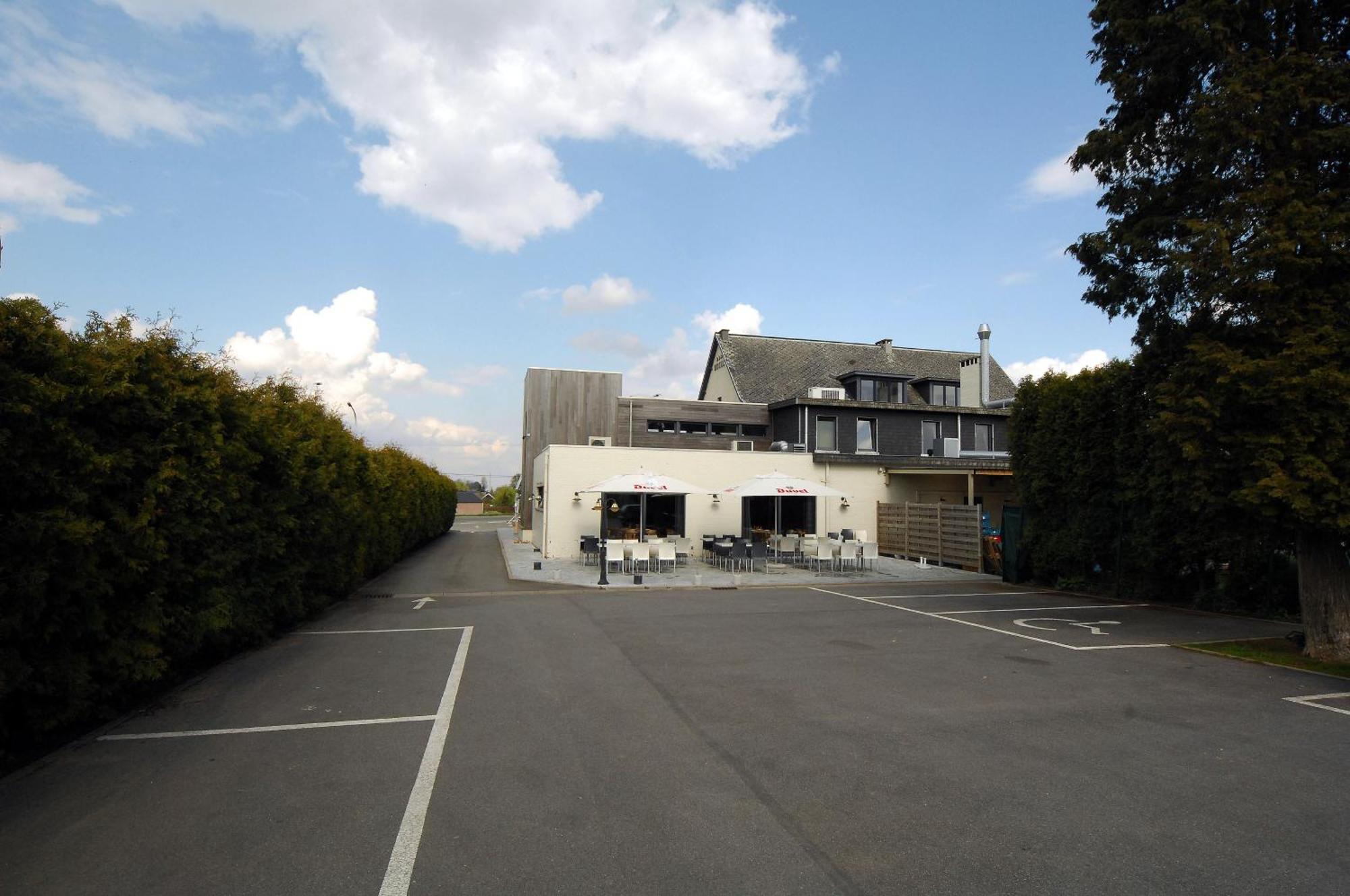 Hotel Le Saint Loup Gembloux Esterno foto