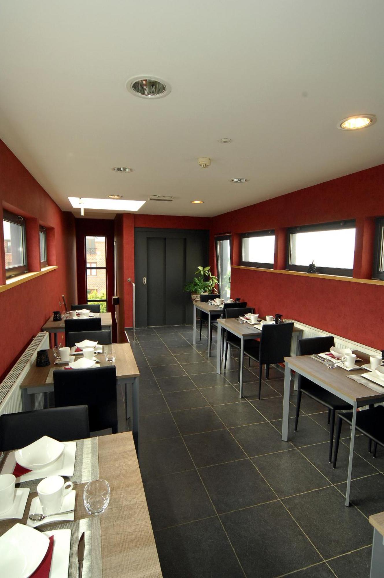 Hotel Le Saint Loup Gembloux Esterno foto