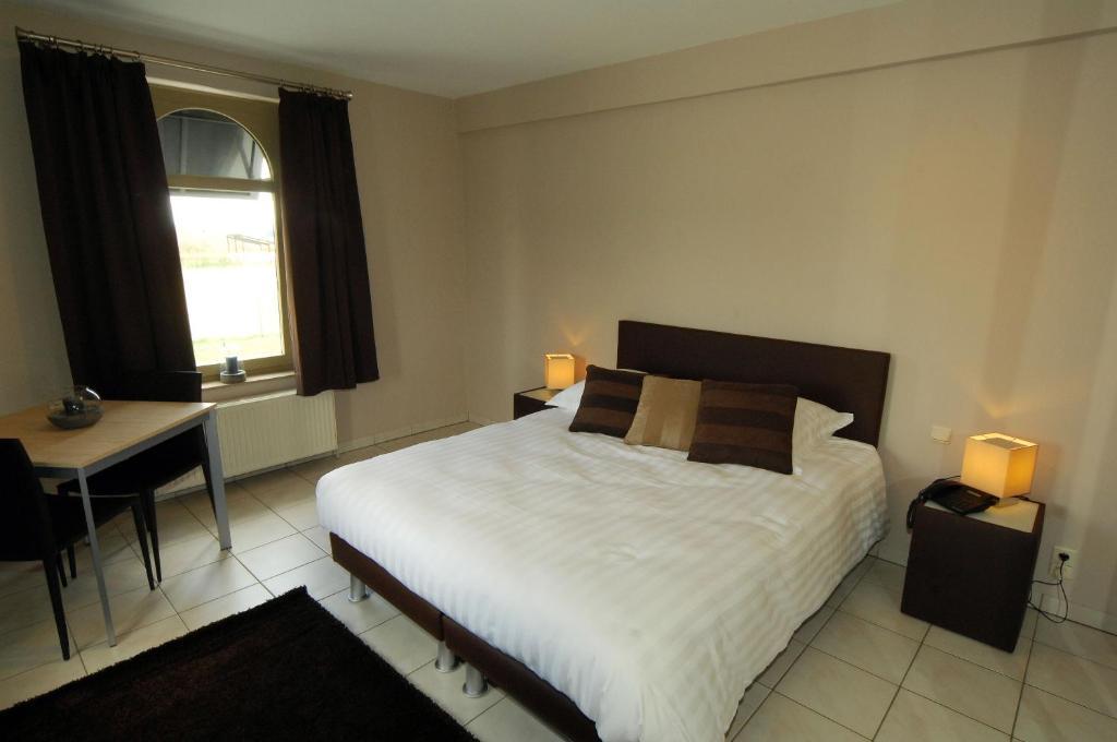 Hotel Le Saint Loup Gembloux Camera foto
