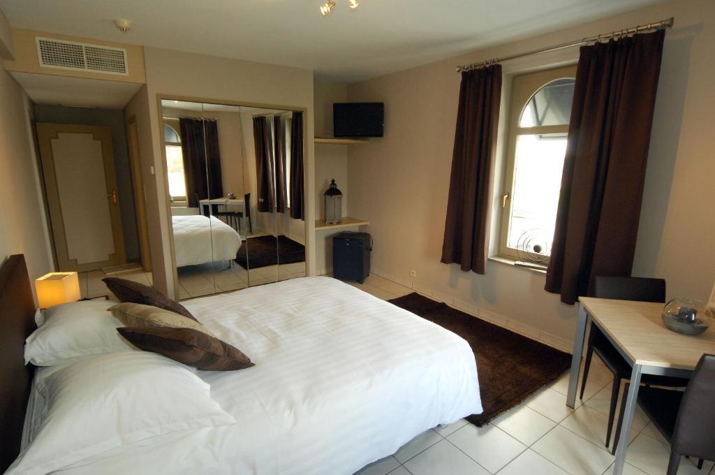 Hotel Le Saint Loup Gembloux Camera foto