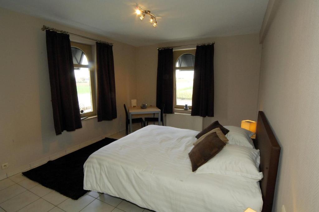 Hotel Le Saint Loup Gembloux Camera foto
